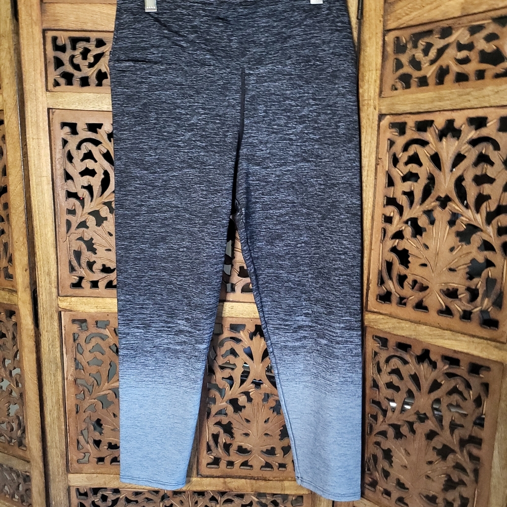 TYR Womens Size 8 Gray Ombre Leggings